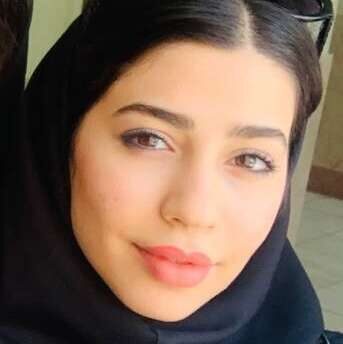زهرا محمودی