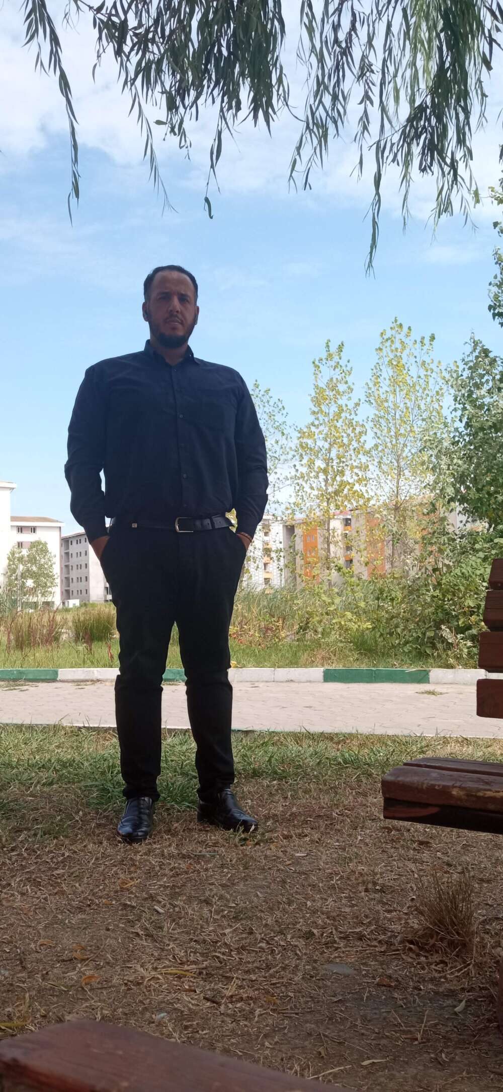 محسن یگانه