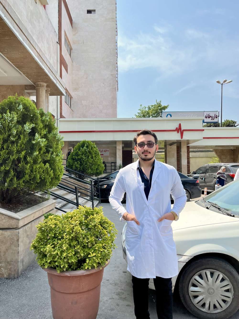 دانیال اسفندیار
