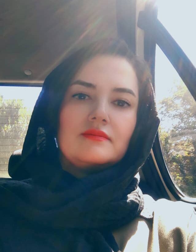 نگین احدی